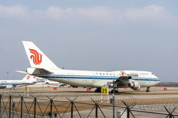 Hoe kunnen reizigers het beste omgaan met taalbarrières in Nederland?